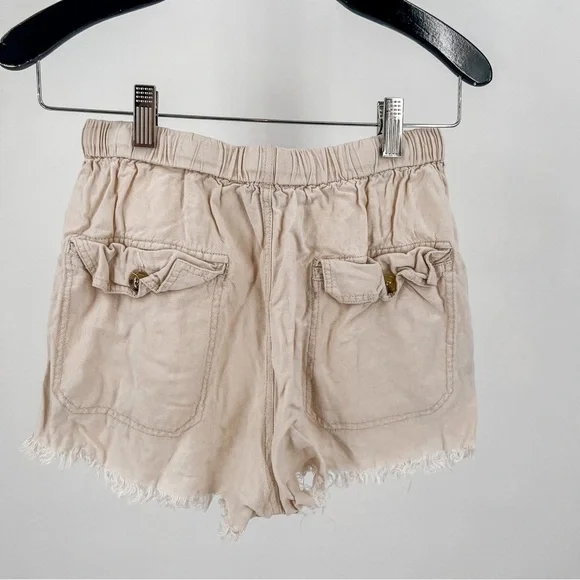 Dress Forum Women Ivory Shorts - Picture 3 of 4